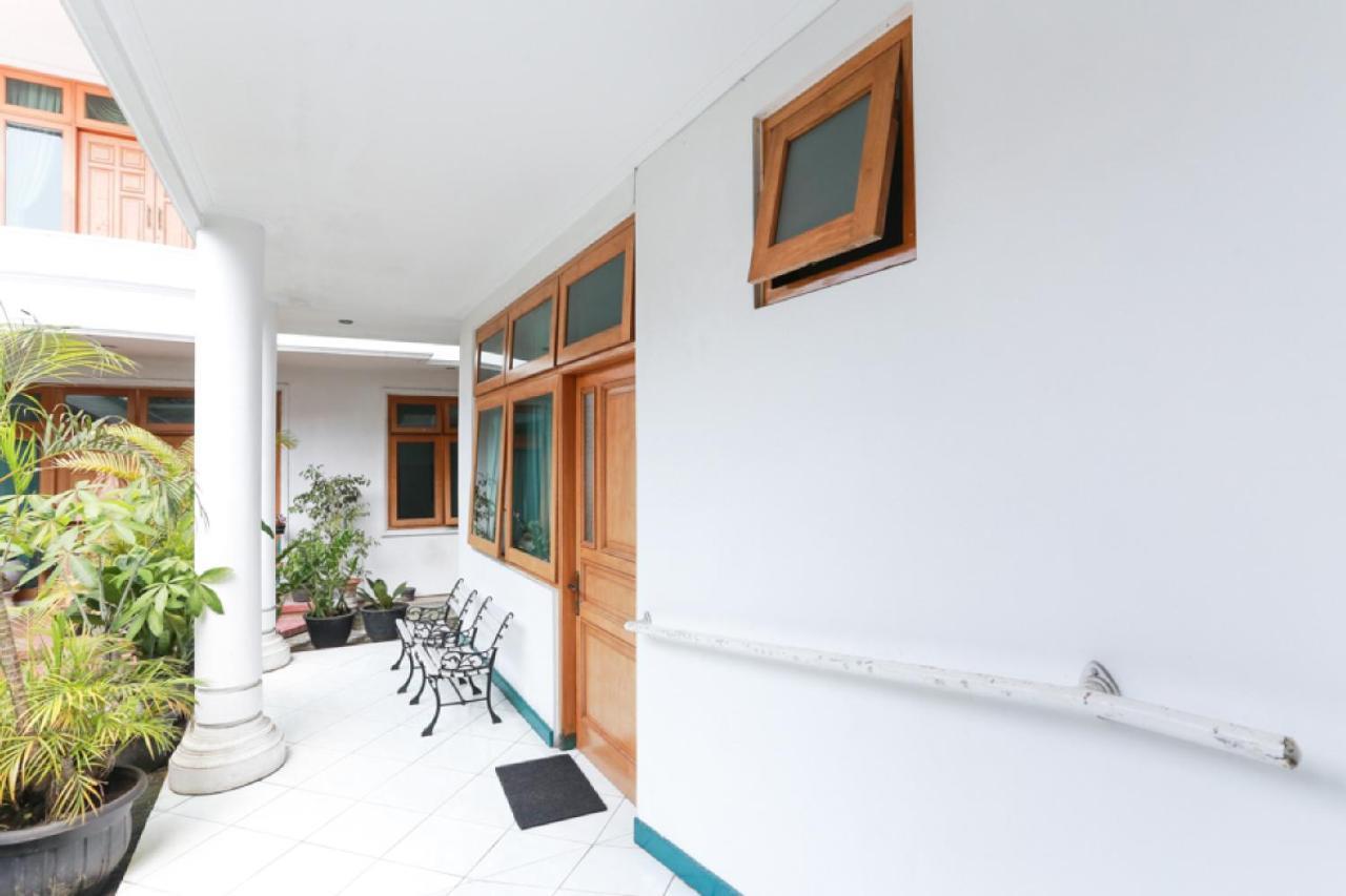 Reddoorz Syariah Near Alun Alun Magelang Bayeman Hotel Exterior foto